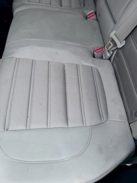 From stained to spotless 💺🔥
Honda CR-V fabric seats
✔️ Deep chemical soak
✔️ Steam treatment
✔️ Hot water extraction
The difference speaks for itself. Swipe for changes